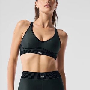ALO Yoga Airlift Line Up Bra